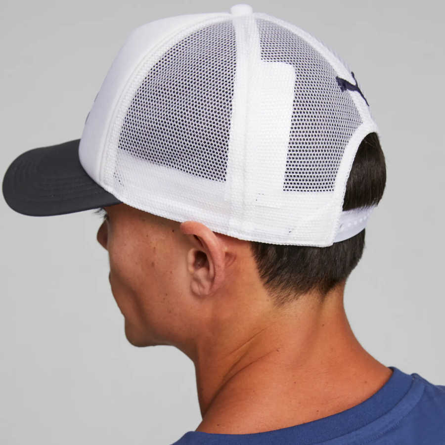 GP_STORE_LATAM_024012-03-PORSCHE-LEGACY-TRUCKER-CAP-WHITE-BLACK