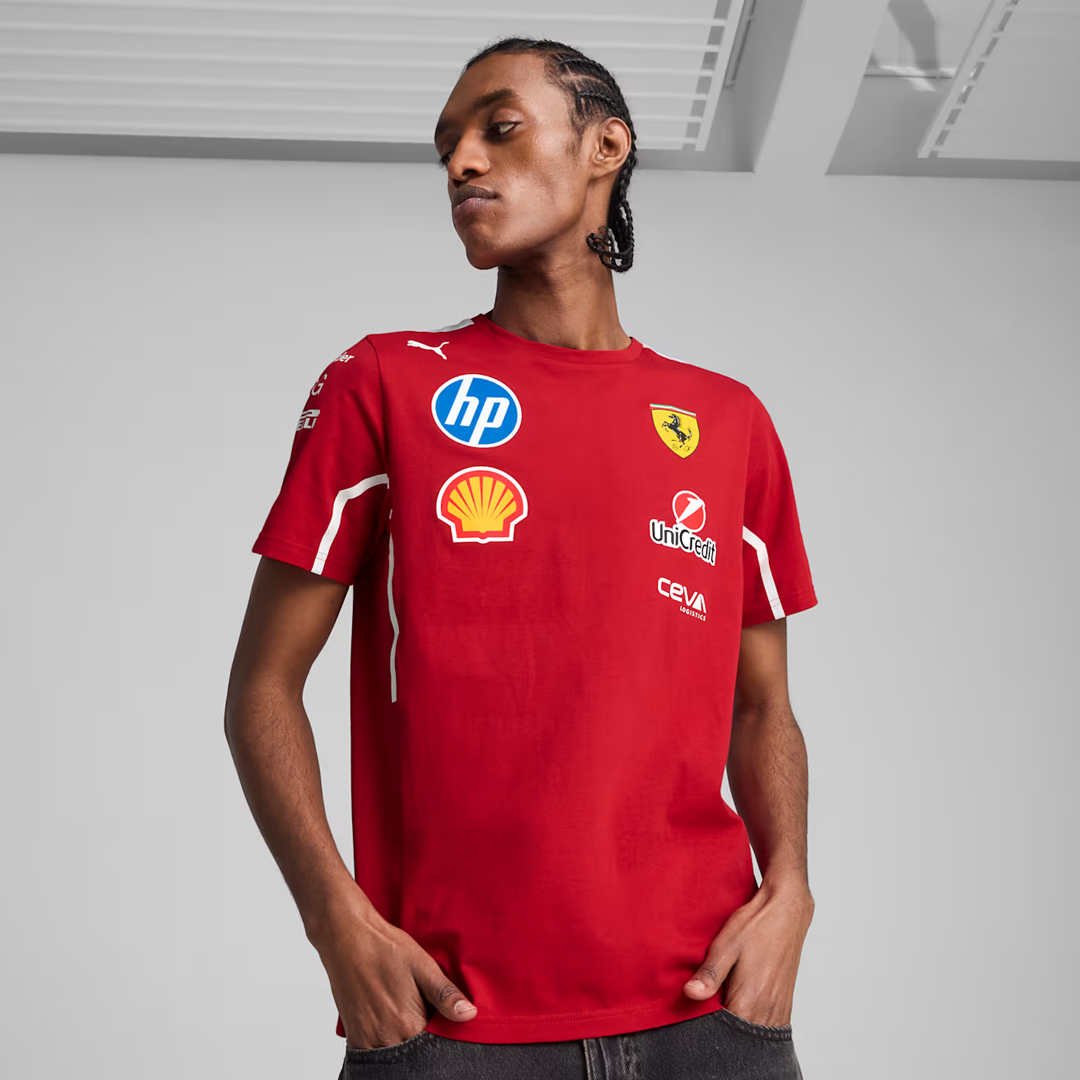 TIENDA-DE-FORMULA-1-MOTORSPORT-MOTO-GP-763945-01-701232809-SCUDERIA-FERRARI-TEAM-TEE-MES-DARK-CHERRY-2025