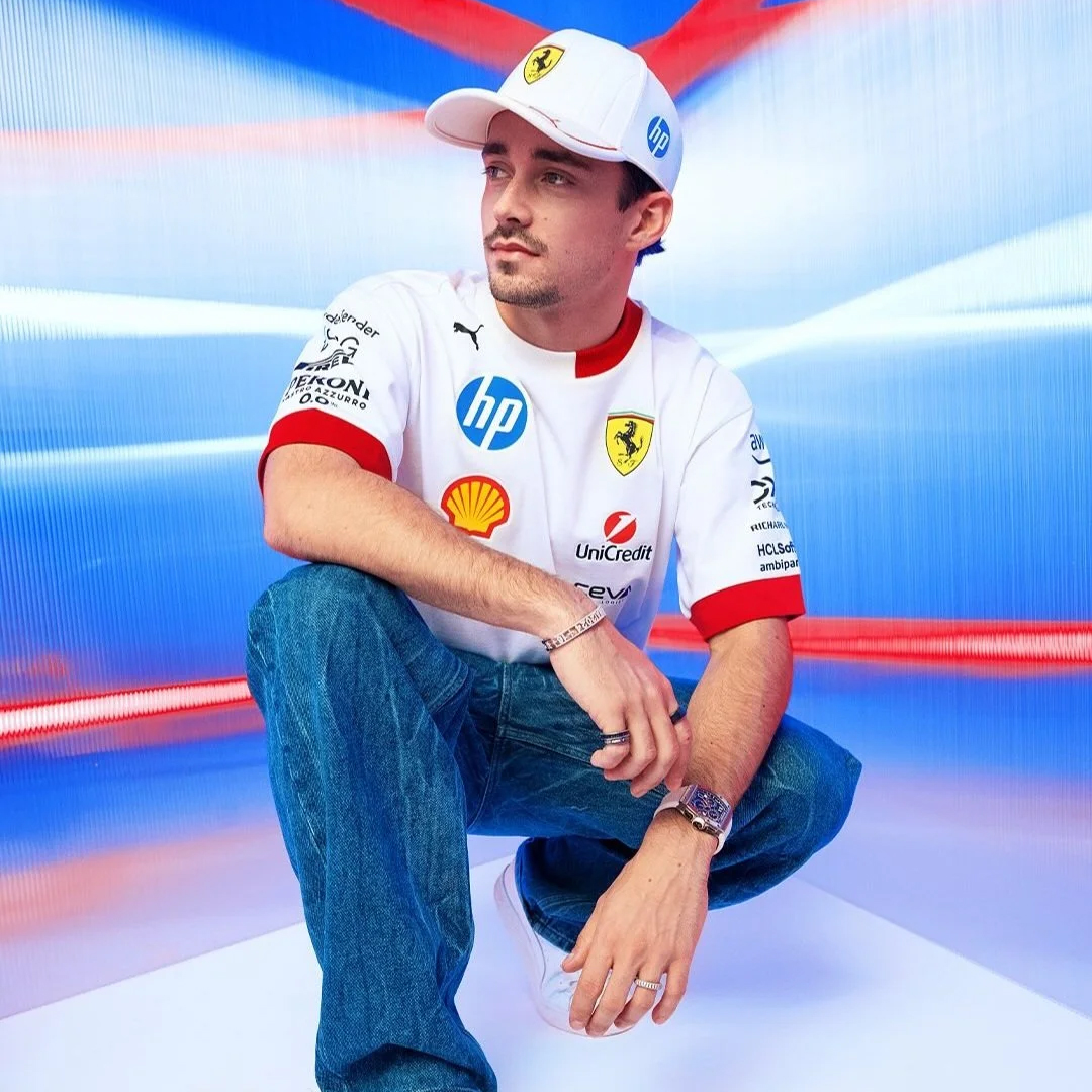 TIENDA-DE-FORMULA-1-MOTORSPORT-MOTO-GP-701232810-002-SCUDERIA-FERRARI-OVERSIZE-WHITE-2025