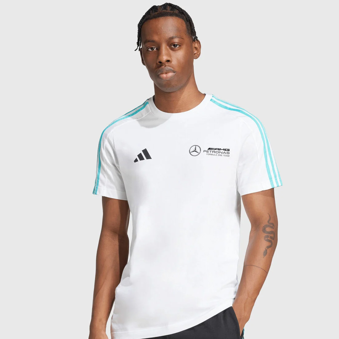 TIENDA-DE-FORMULA-1-MOTORSPORT-MOTO-GP-V5427W-MAPF1-ADIDAS-DNA-TEE-MENS-WHITE-2025