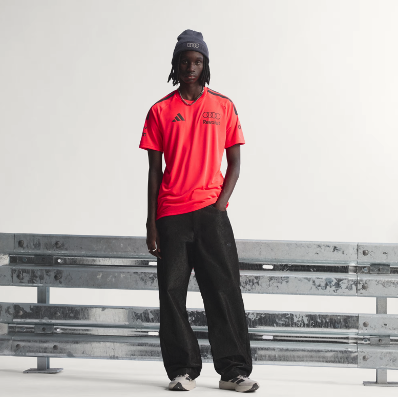 AUDI REVOLUT F1 TEAM SET-UP TEE MENS APP SOLAR RED 2026 - Imagen 3
