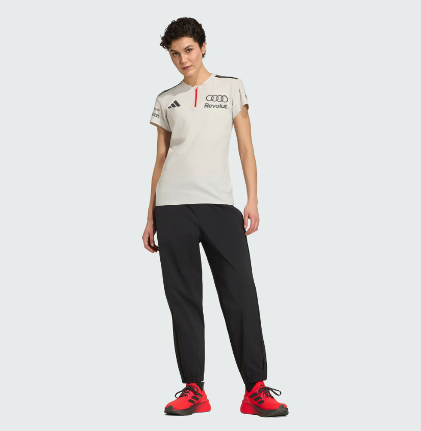 AUDI REVOLUT F1 ENGINEERS & MARKETING SHORT SLEEVE POLO WOMENS CHALK PEARL-IRON METALLIC 2026 - Imagen 2