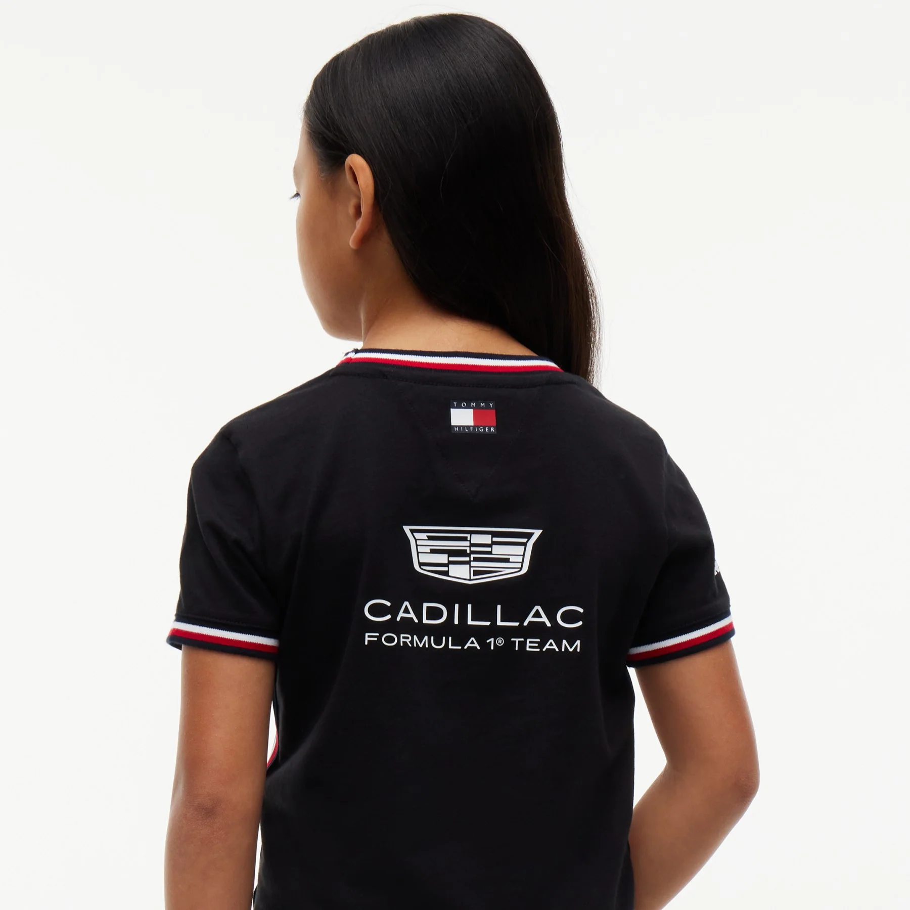 CADILAC F1 TEAM TOMMY HILFILGER TEE KIDS BLACK 2026 - Imagen 3